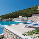 Апартаменты Stunning In With Wifi *