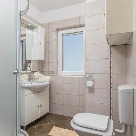 Apartmán In With House Sea View *